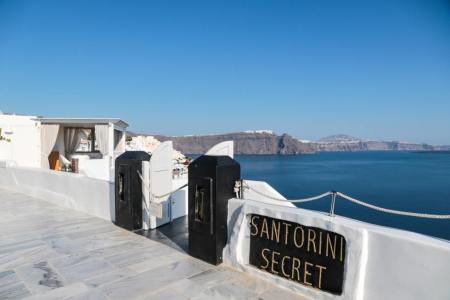 Santorini Secret Suites & Spa